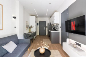 Downtown Stylish Apartment 4